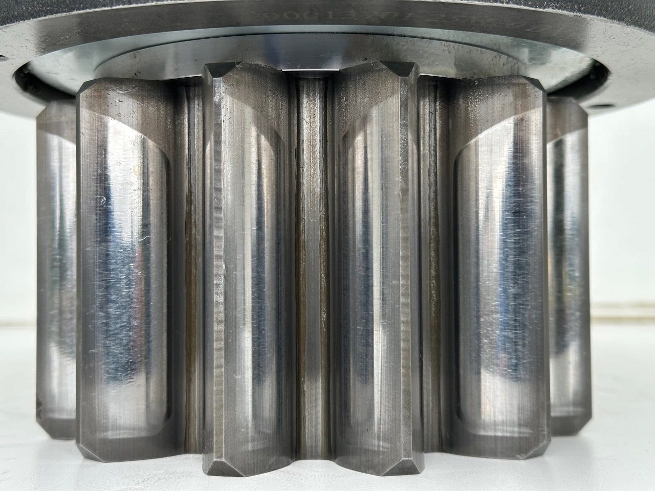 Transmissão para Máquina de construção Liebherr Abtriebswellengehäuse ID-Nr.90013701 mit Abtriebswelle ID-Nr.90214087. SAT275A290. R922 LC-1486. R924 LC-1487. #0871#0876#: foto 13 Transmissão para Máquina de construção Liebherr Abtriebswellengehäuse ID-Nr.90013701 mit Abtriebswelle ID-Nr.90214087. SAT275A290. R922 LC-1486. R924 LC-1487. #0871#0876#: foto 13