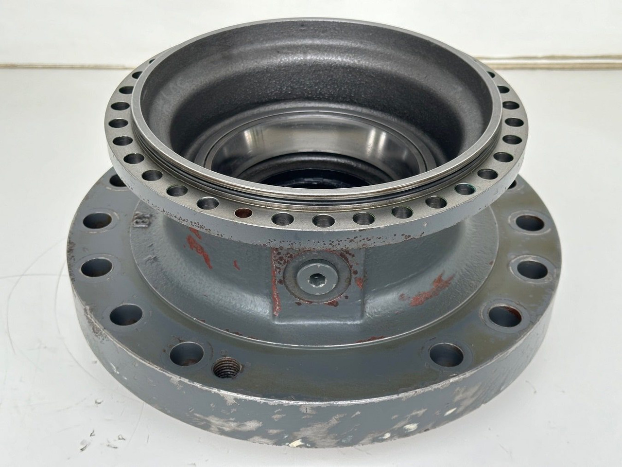 Liebherr Abtriebswellengehäuse ID-Nr.90018934. A924 HL, A924, LH30 C, LH30 M, LH35 M, LH35 MT, R922. #ABTR.GEH.0767#0764# - Motor de giro para Máquina de construção: foto 1 Liebherr Abtriebswellengehäuse ID-Nr.90018934. A924 HL, A924, LH30 C, LH30 M, LH35 M, LH35 MT, R922. #ABTR.GEH.0767#0764# - Motor de giro para Máquina de construção: foto 1