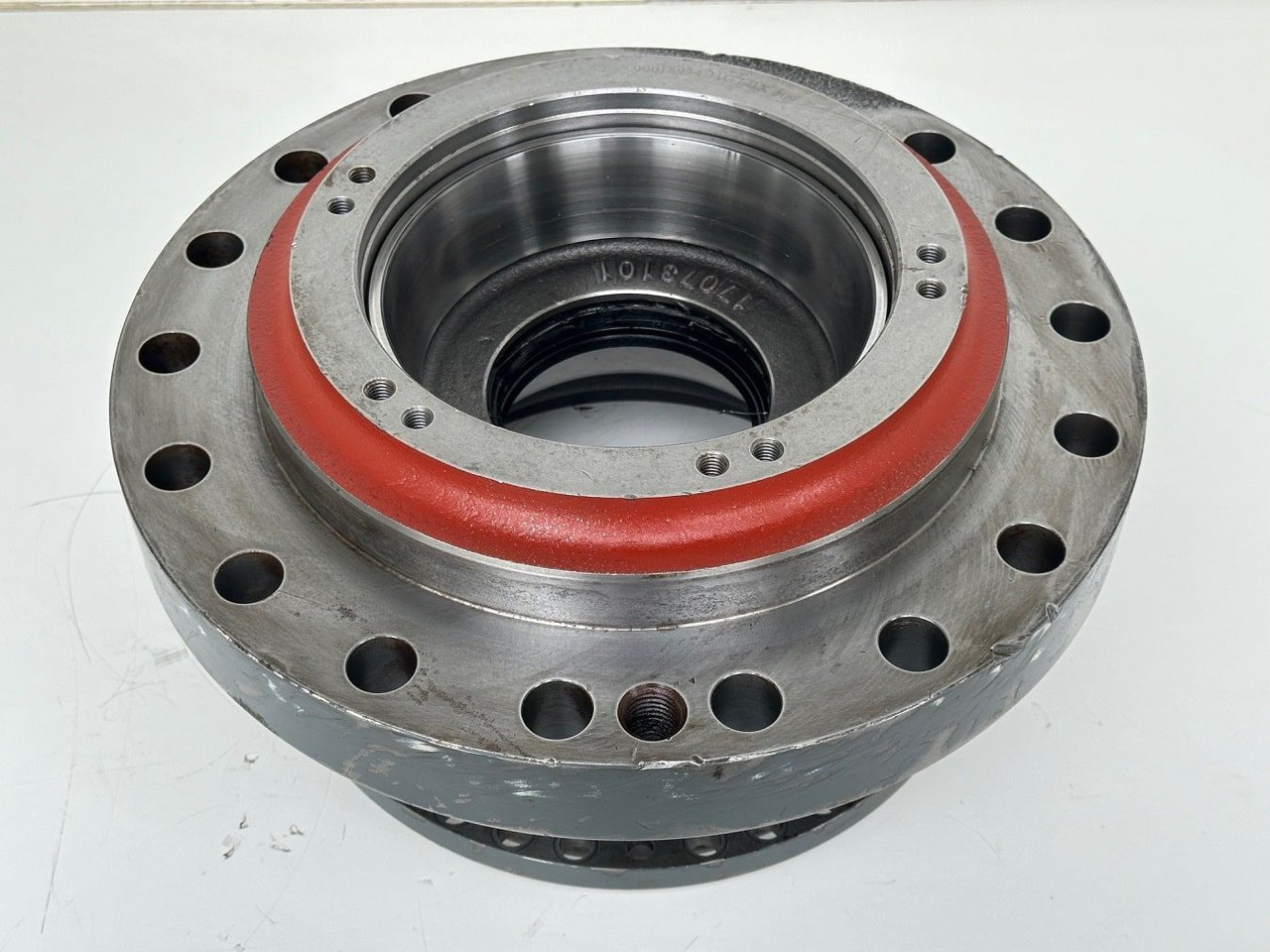 Liebherr Abtriebswellengehäuse ID-Nr.90018934. A924 HL, A924, LH30 C, LH30 M, LH35 M, LH35 MT, R922. #ABTR.GEH.0767#0764# - Motor de giro para Máquina de construção: foto 5 Liebherr Abtriebswellengehäuse ID-Nr.90018934. A924 HL, A924, LH30 C, LH30 M, LH35 M, LH35 MT, R922. #ABTR.GEH.0767#0764# - Motor de giro para Máquina de construção: foto 5