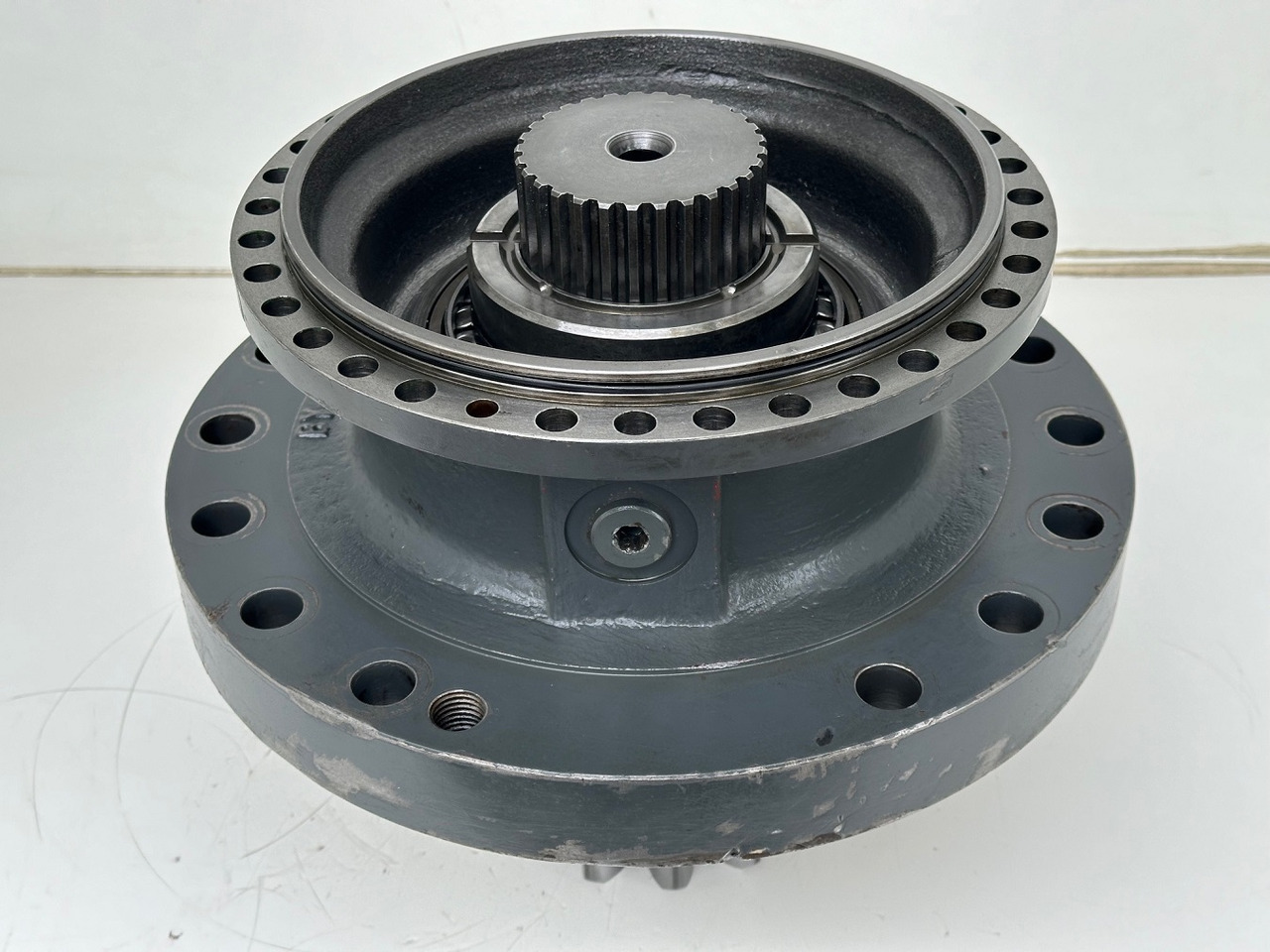 Liebherr Abtriebswellengehäuse ID-Nr.90018934 mit Abtriebswelle ID-Nr.90204999. SAT275/260 - SAT275/261 - SAT275/266 - SAT275/289. #0785#03478# - Transmissão para Máquina de construção: foto 3 Liebherr Abtriebswellengehäuse ID-Nr.90018934 mit Abtriebswelle ID-Nr.90204999. SAT275/260 - SAT275/261 - SAT275/266 - SAT275/289. #0785#03478# - Transmissão para Máquina de construção: foto 3