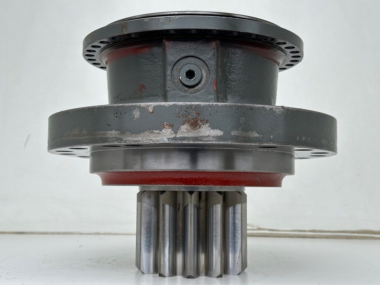 Liebherr Abtriebswellengehäuse ID-Nr.90018934 mit Abtriebswelle ID-Nr.90204999. SAT275/260 - SAT275/261 - SAT275/266 - SAT275/289. #08851#01696# - Motor de giro para Máquina de construção: foto 2 Liebherr Abtriebswellengehäuse ID-Nr.90018934 mit Abtriebswelle ID-Nr.90204999. SAT275/260 - SAT275/261 - SAT275/266 - SAT275/289. #08851#01696# - Motor de giro para Máquina de construção: foto 2