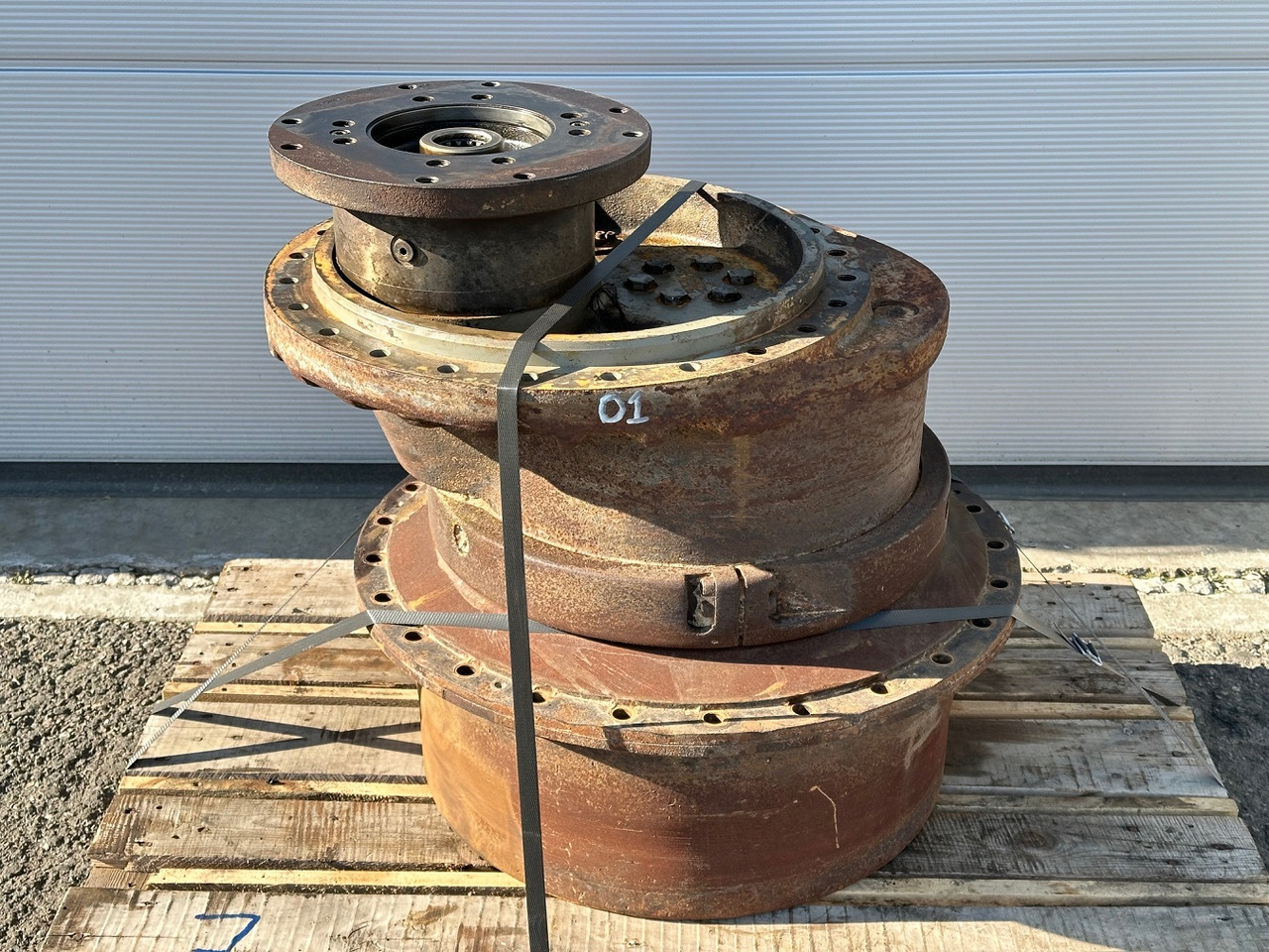 Liebherr Fahrantrieb FAT450E510. ID-Nr.970351501 - ID-Nr.90025195 - ID-Nr.90203584. LR634-992, LU755D-999, O634-992, PR734-4L-1481,PR734-4XL-1659. #10739.01# - Comando final para Buldôzer: foto 1 Liebherr Fahrantrieb FAT450E510. ID-Nr.970351501 - ID-Nr.90025195 - ID-Nr.90203584. LR634-992, LU755D-999, O634-992, PR734-4L-1481,PR734-4XL-1659. #10739.01# - Comando final para Buldôzer: foto 1