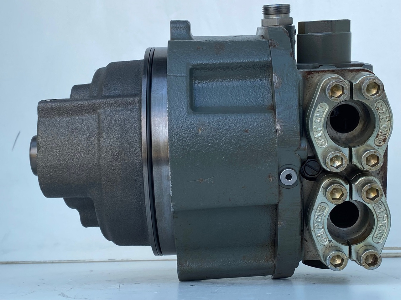 Liebherr Hydraulikeinbaumotor CMVE O 108. ID-Nr.10118562 - ID-Nr.10132610 - ID-Nr.10129048. LOS1916, LOS916, LOS926, R906, R916, R918, R920, R922, R924, R926COMP, R926, R936. #27979# - Motor hidráulico para Escavadora de rastos: foto 3 Liebherr Hydraulikeinbaumotor CMVE O 108. ID-Nr.10118562 - ID-Nr.10132610 - ID-Nr.10129048. LOS1916, LOS916, LOS926, R906, R916, R918, R920, R922, R924, R926COMP, R926, R936. #27979# - Motor hidráulico para Escavadora de rastos: foto 3