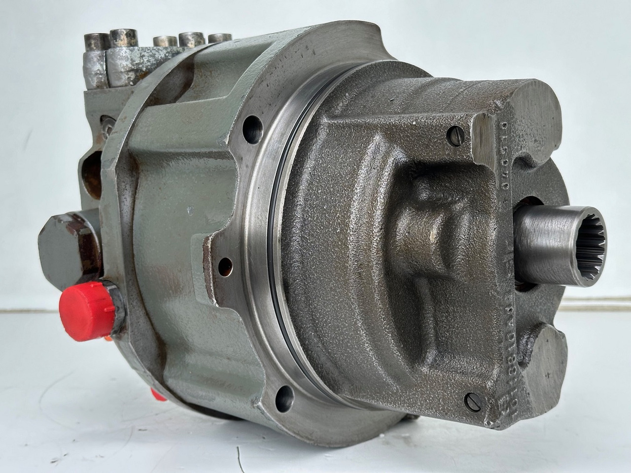 Liebherr Hydraulikeinbaumotor CMVE O 108. ID-Nr.10118562 - ID-Nr.10132610 - ID-Nr.10129048. LOS1916, LOS916, LOS926, R906, R916, R918, R920, R922, R924, R926COMP, R926, R936. #28313# - Motor hidráulico para Máquina de construção: foto 1 Liebherr Hydraulikeinbaumotor CMVE O 108. ID-Nr.10118562 - ID-Nr.10132610 - ID-Nr.10129048. LOS1916, LOS916, LOS926, R906, R916, R918, R920, R922, R924, R926COMP, R926, R936. #28313# - Motor hidráulico para Máquina de construção: foto 1