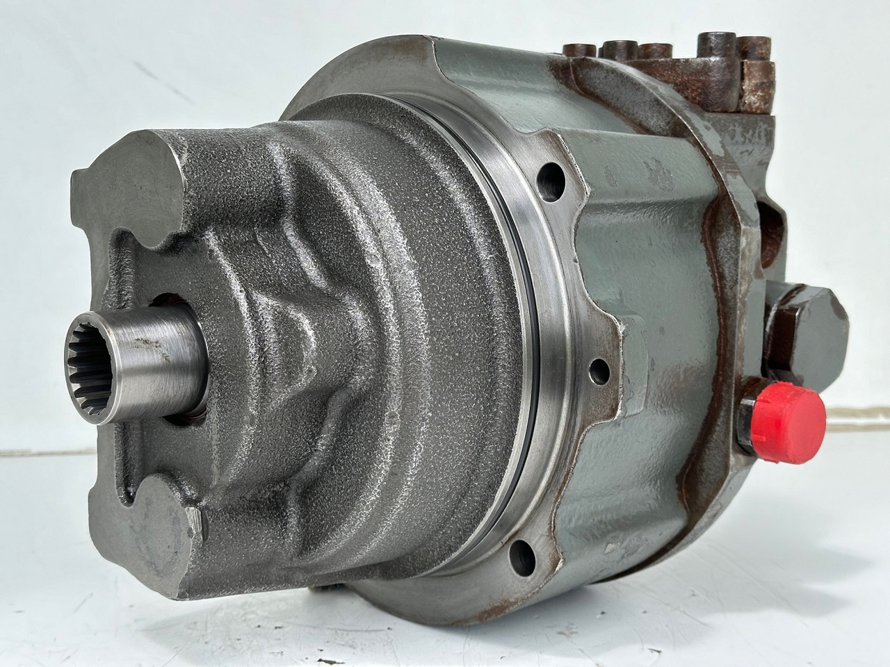 Liebherr Hydraulikeinbaumotor CMVE O 108. ID-Nr.10118562 - ID-Nr.10132610 - ID-Nr.10129048. LOS1916, LOS916, LOS926, R906, R916, R918, R920, R922, R924, R926COMP, R926, R936. #28314# - Motor hidráulico para Máquina de construção: foto 2 Liebherr Hydraulikeinbaumotor CMVE O 108. ID-Nr.10118562 - ID-Nr.10132610 - ID-Nr.10129048. LOS1916, LOS916, LOS926, R906, R916, R918, R920, R922, R924, R926COMP, R926, R936. #28314# - Motor hidráulico para Máquina de construção: foto 2