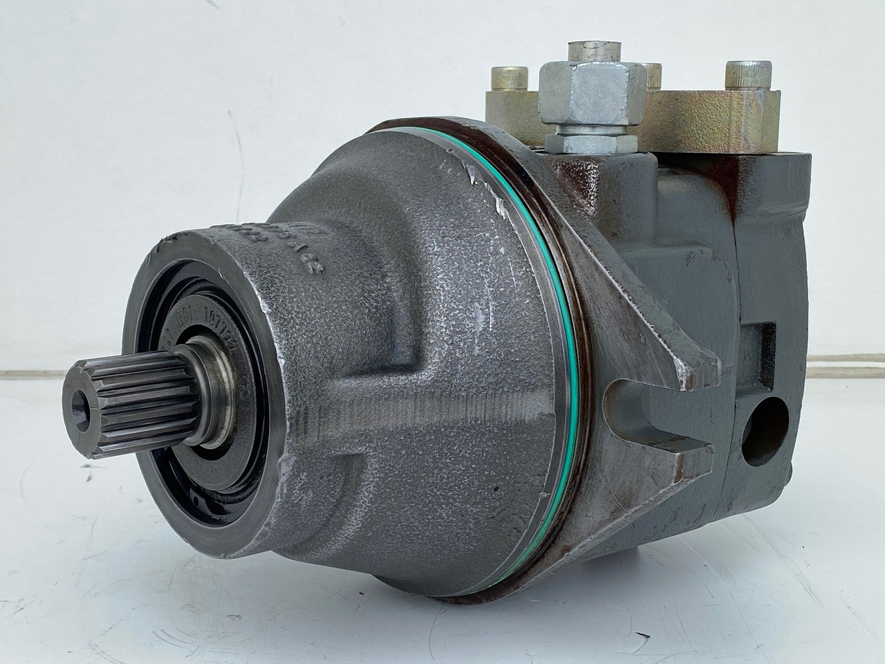 Liebherr Hydraulikeinbaumotor FMF090, ID-Nr.10120382 - ID-Nr.9273168 - ID-Nr.9074075. A900, A944, LH60, E942, EP944, ER944, LOS942, LOS944, P942, P944, R934 TR, R940, R942, R944, R946, R950. #17868 - Motor hidráulico para Escavadora de rastos: foto 5 Liebherr Hydraulikeinbaumotor FMF090, ID-Nr.10120382 - ID-Nr.9273168 - ID-Nr.9074075. A900, A944, LH60, E942, EP944, ER944, LOS942, LOS944, P942, P944, R934 TR, R940, R942, R944, R946, R950. #17868 - Motor hidráulico para Escavadora de rastos: foto 5