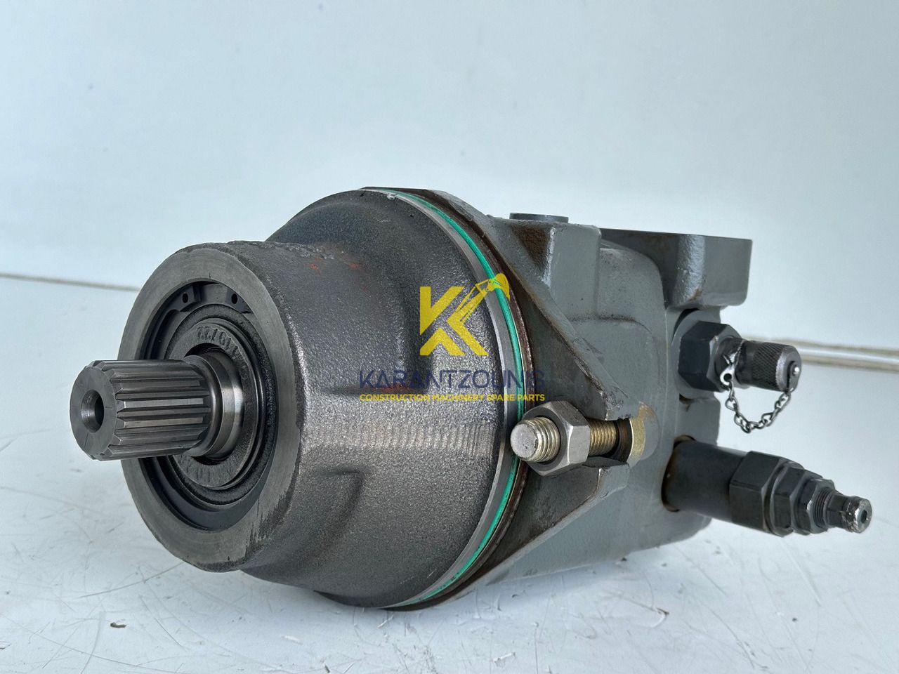 Liebherr Hydraulikeinbaumotor Typ:FMF058, ID-Nr.10122576 - ID-Nr.10145827 - ID-Nr.11371069. LOS1906, P924 COMP , R906, R906 PROTO, R916, R922, R924, R924 COMP, R926 COMP, R926 K LC. #39780# - Motor hidráulico para Escavadeira: foto 1 Liebherr Hydraulikeinbaumotor Typ:FMF058, ID-Nr.10122576 - ID-Nr.10145827 - ID-Nr.11371069. LOS1906, P924 COMP , R906, R906 PROTO, R916, R922, R924, R924 COMP, R926 COMP, R926 K LC. #39780# - Motor hidráulico para Escavadeira: foto 1