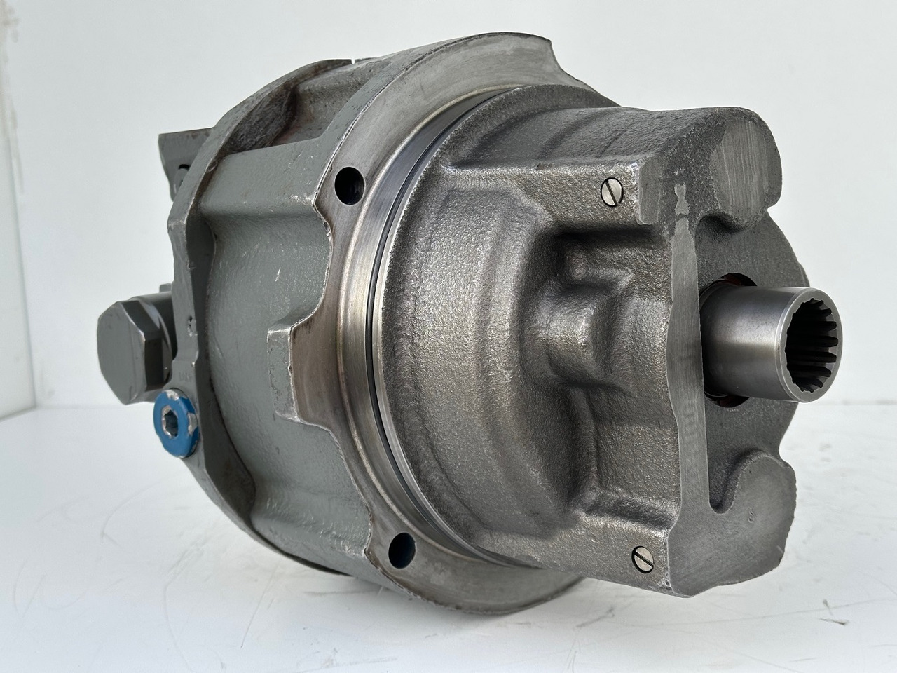 Liebherr Hydraulikeinbaumotor Typ:LH46VE 108. ID-Nr.11428178 . LOS926-1715,R926-1715,R928-1715,R930-1716,R934-1550,R936K-LC,R936K-NLC,R936K-SLC,R938. #11428178.0663# - Comando final para Máquina de construção: foto 2 Liebherr Hydraulikeinbaumotor Typ:LH46VE 108. ID-Nr.11428178 . LOS926-1715,R926-1715,R928-1715,R930-1716,R934-1550,R936K-LC,R936K-NLC,R936K-SLC,R938. #11428178.0663# - Comando final para Máquina de construção: foto 2