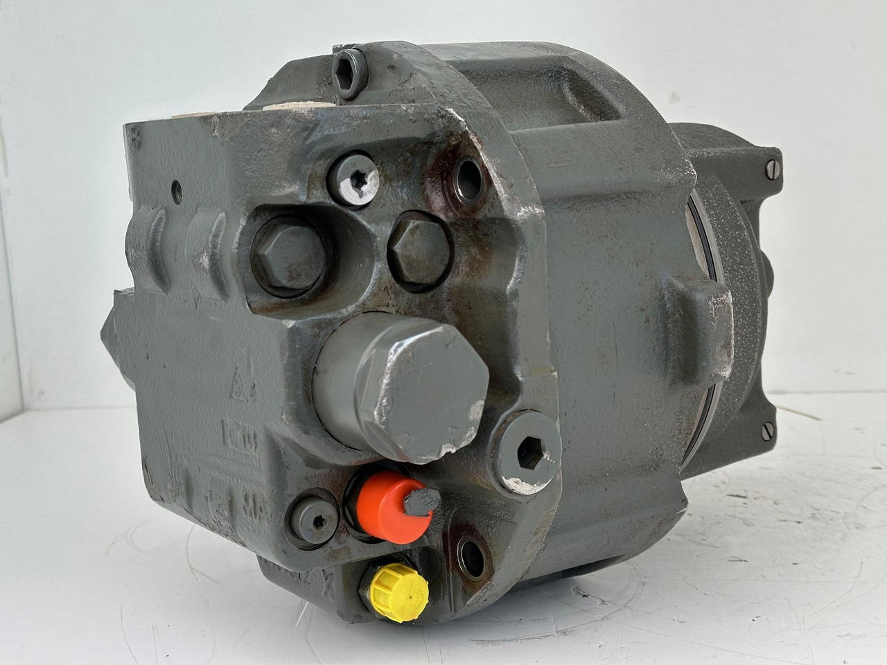 Liebherr Hydraulikeinbaumotor Typ:LH46VE 108. ID-Nr.11428178 . LOS926-1715,R926-1715,R928-1715,R930-1716,R934-1550,R936K-LC,R936K-NLC,R936K-SLC,R938. #11428178.0717# - Comando final para Máquina de construção: foto 5 Liebherr Hydraulikeinbaumotor Typ:LH46VE 108. ID-Nr.11428178 . LOS926-1715,R926-1715,R928-1715,R930-1716,R934-1550,R936K-LC,R936K-NLC,R936K-SLC,R938. #11428178.0717# - Comando final para Máquina de construção: foto 5