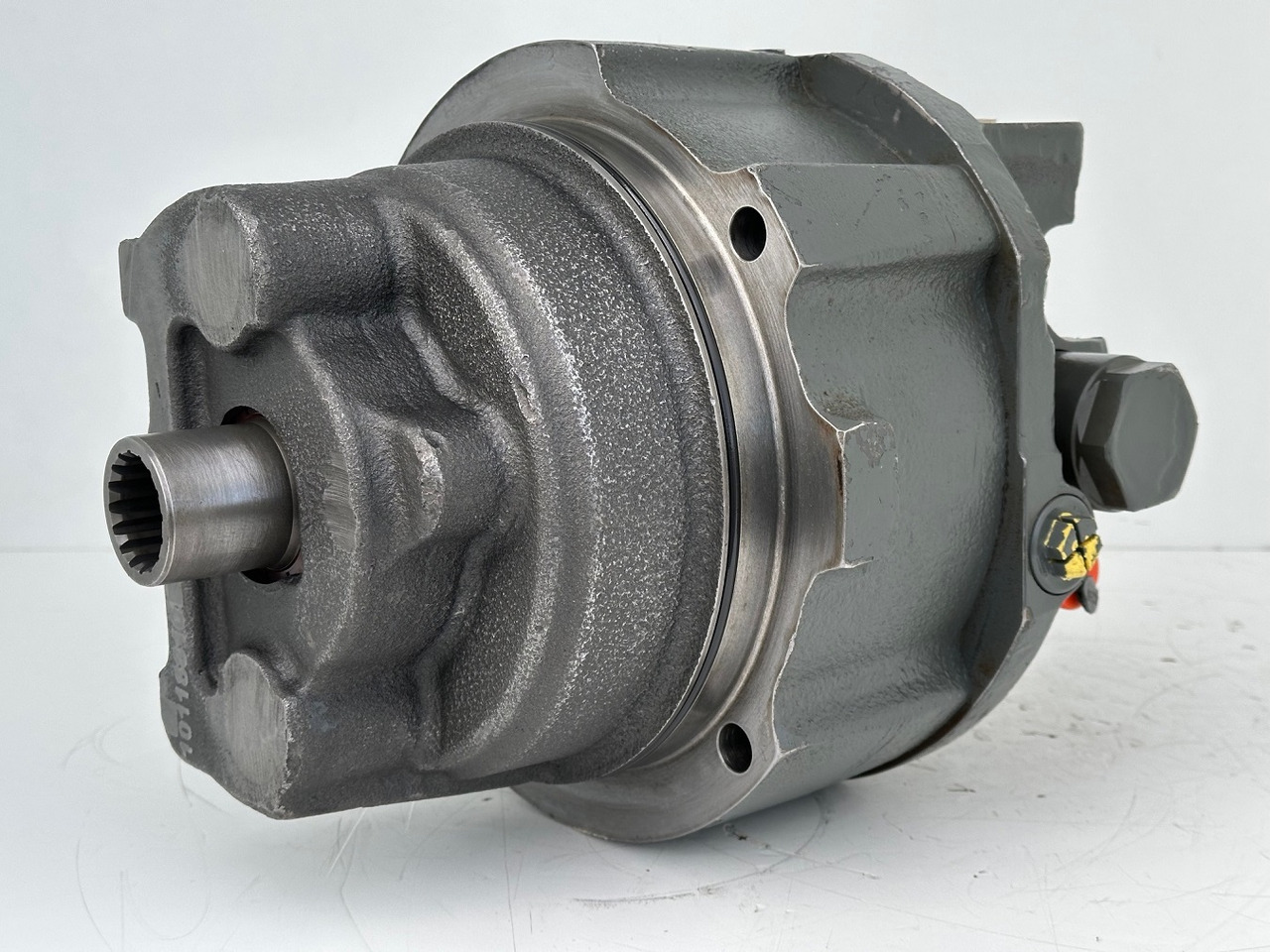 Liebherr Hydraulikeinbaumotor Typ:LH46VE 108. ID-Nr.11428178 . LOS926-1715,R926-1715,R928-1715,R930-1716,R934-1550,R936K-LC,R936K-NLC,R936K-SLC,R938. #11428178.0717# - Comando final para Máquina de construção: foto 1 Liebherr Hydraulikeinbaumotor Typ:LH46VE 108. ID-Nr.11428178 . LOS926-1715,R926-1715,R928-1715,R930-1716,R934-1550,R936K-LC,R936K-NLC,R936K-SLC,R938. #11428178.0717# - Comando final para Máquina de construção: foto 1