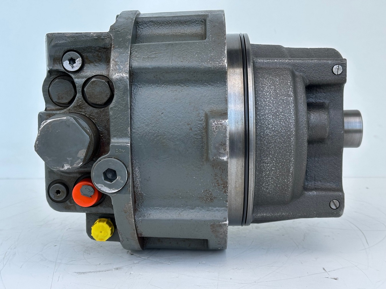 Liebherr Hydraulikeinbaumotor Typ:LH46VE 108. ID-Nr.11428178 . LOS926-1715,R926-1715,R928-1715,R930-1716,R934-1550,R936K-LC,R936K-NLC,R936K-SLC,R938. #11428178.0717# - Comando final para Máquina de construção: foto 4 Liebherr Hydraulikeinbaumotor Typ:LH46VE 108. ID-Nr.11428178 . LOS926-1715,R926-1715,R928-1715,R930-1716,R934-1550,R936K-LC,R936K-NLC,R936K-SLC,R938. #11428178.0717# - Comando final para Máquina de construção: foto 4