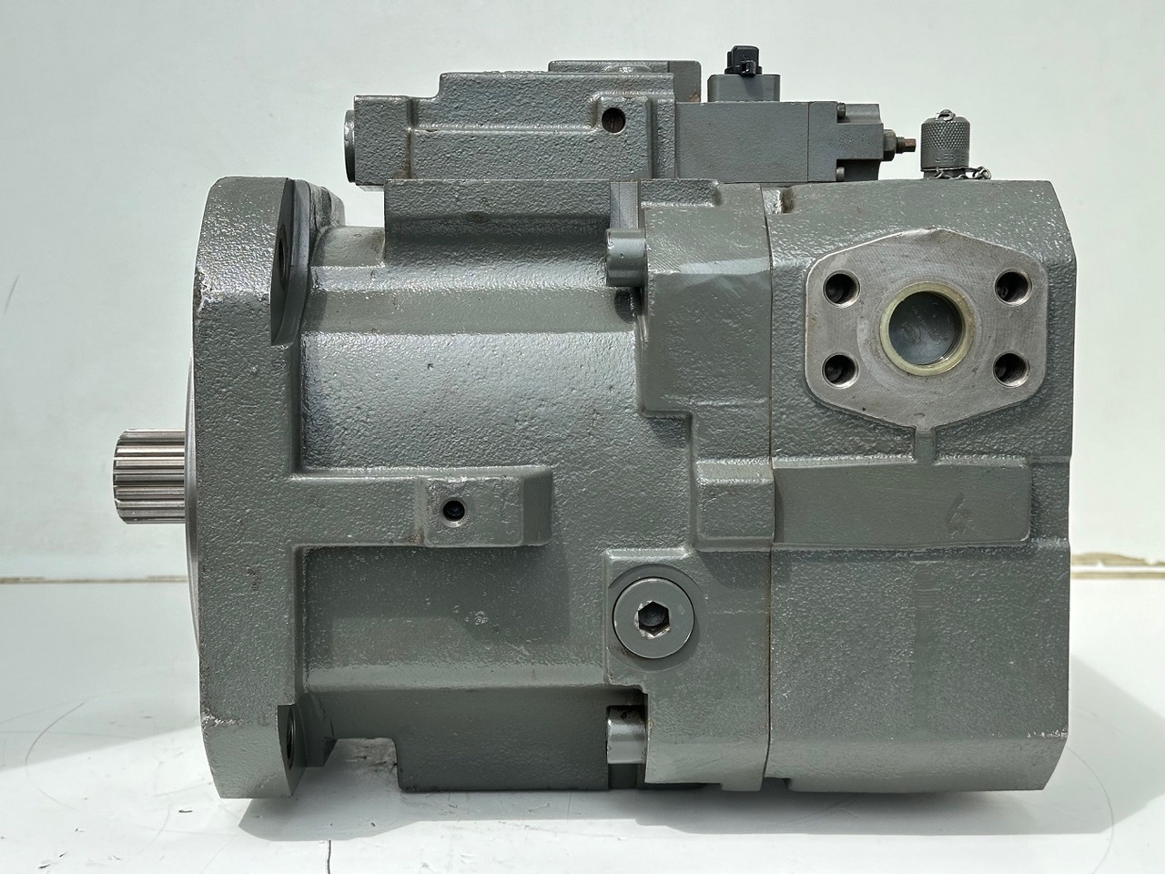 Liebherr Hydraulikverstellpumpe Typ:DPV O 165. ID-Nr.10120060 - ID-Nr.10144915. LH120 C-1103, LH120 CG-1103, LH120 M-1102. #10144915.13342# - Bomba hidráulica para Escavadeira de rodas: foto 4 Liebherr Hydraulikverstellpumpe Typ:DPV O 165. ID-Nr.10120060 - ID-Nr.10144915. LH120 C-1103, LH120 CG-1103, LH120 M-1102. #10144915.13342# - Bomba hidráulica para Escavadeira de rodas: foto 4