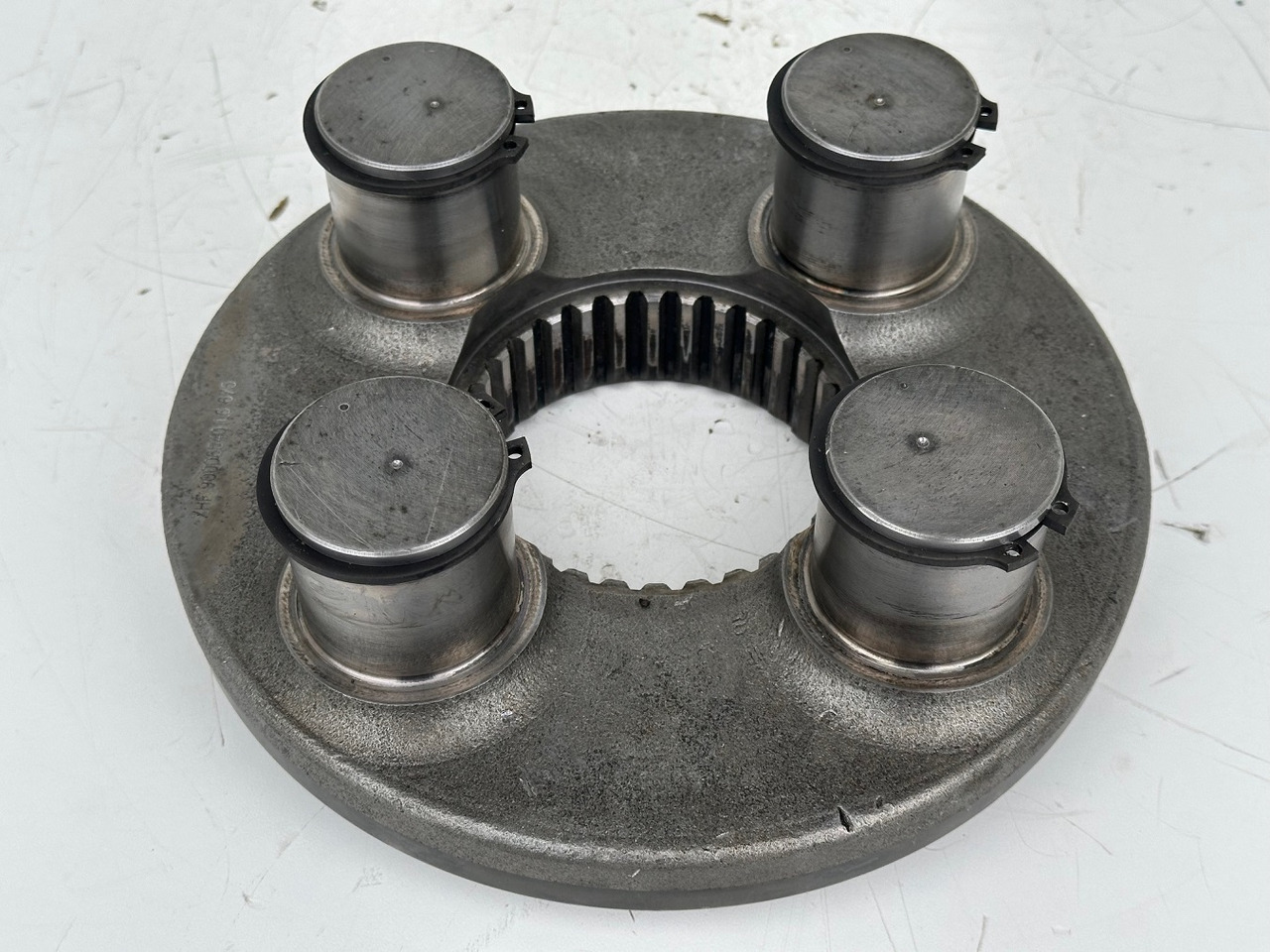 Liebherr Planetenträger ID-Nr.90006540. SAT300/271, SAT300/282, SAT300/288, SAT300/295. LH40, LH50, R936,R950 T, R960 T. #90006540.L6.675# - Motor de giro para Máquina de construção: foto 2 Liebherr Planetenträger ID-Nr.90006540. SAT300/271, SAT300/282, SAT300/288, SAT300/295. LH40, LH50, R936,R950 T, R960 T. #90006540.L6.675# - Motor de giro para Máquina de construção: foto 2