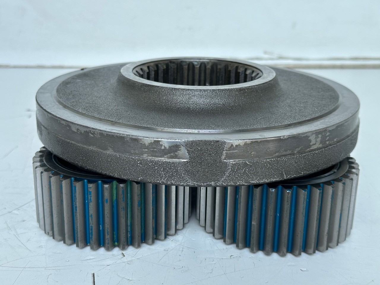 Liebherr Planetenträger ID-Nr.944306303 mit Planetenrad ID-Nr.13472127. A914 B,A914 C,A924,LH30,LH35,A932,A934,P924 C,E932,P914,P924 COMP,R906,R914,R916,R924,R926,R932,R934,R944. #944306303.23.03# - Motor de giro para Máquina de construção: foto 5 Liebherr Planetenträger ID-Nr.944306303 mit Planetenrad ID-Nr.13472127. A914 B,A914 C,A924,LH30,LH35,A932,A934,P924 C,E932,P914,P924 COMP,R906,R914,R916,R924,R926,R932,R934,R944. #944306303.23.03# - Motor de giro para Máquina de construção: foto 5