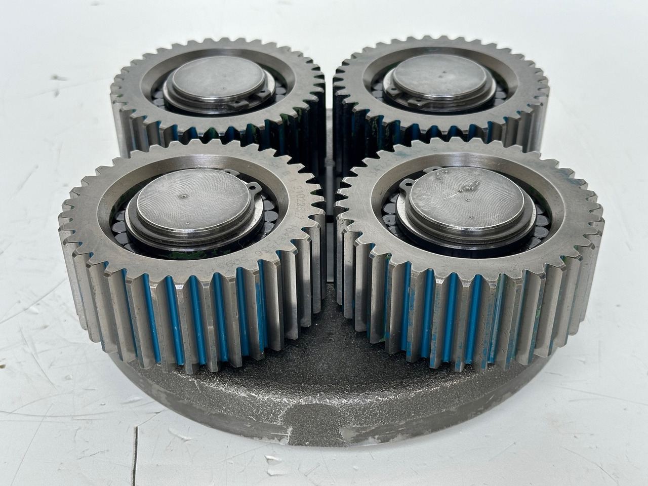 Liebherr Planetenträger ID-Nr.944306303 mit Planetenrad ID-Nr.13472127. A914 B,A914 C,A924,LH30,LH35,A932,A934,P924 C,E932,P914,P924 COMP,R906,R914,R916,R924,R926,R932,R934,R944. #944306303.23.03# - Motor de giro para Máquina de construção: foto 2 Liebherr Planetenträger ID-Nr.944306303 mit Planetenrad ID-Nr.13472127. A914 B,A914 C,A924,LH30,LH35,A932,A934,P924 C,E932,P914,P924 COMP,R906,R914,R916,R924,R926,R932,R934,R944. #944306303.23.03# - Motor de giro para Máquina de construção: foto 2