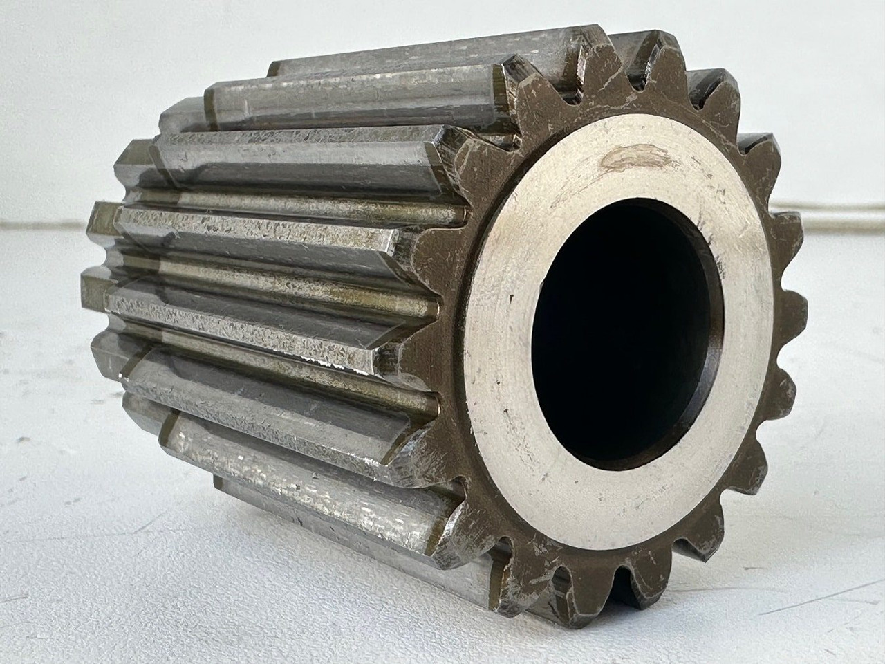 Motor de giro para Máquina de construção Liebherr Sonnenrad ID-Nr.90213988. SAT250/278,SAT250/287,SAT250A300.A913 COMP,A914 COMP,A914,A916,A918 COMP,A920,A920,A922 RAIL,A924 RAIL,LH18,LH22,LH24,LH26,R914 RAIL,R914 COMP,R918,R920,R922. #90213: foto 8 Motor de giro para Máquina de construção Liebherr Sonnenrad ID-Nr.90213988. SAT250/278,SAT250/287,SAT250A300.A913 COMP,A914 COMP,A914,A916,A918 COMP,A920,A920,A922 RAIL,A924 RAIL,LH18,LH22,LH24,LH26,R914 RAIL,R914 COMP,R918,R920,R922. #90213: foto 8