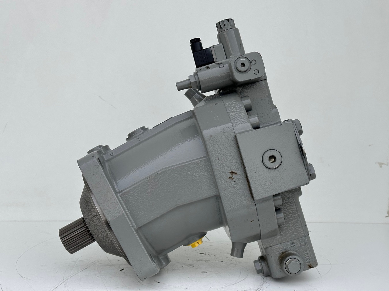 Liebherr Verstellmotor ID-Nr.510240108 - Hydromatik Rexroth Axialkolben-Verstellmotor Typ:A6VM140EP2D/63W-VZB017HB. #24338070# - Motor hidráulico para Guindaste sobre esteiras: foto 5 Liebherr Verstellmotor ID-Nr.510240108 - Hydromatik Rexroth Axialkolben-Verstellmotor Typ:A6VM140EP2D/63W-VZB017HB. #24338070# - Motor hidráulico para Guindaste sobre esteiras: foto 5