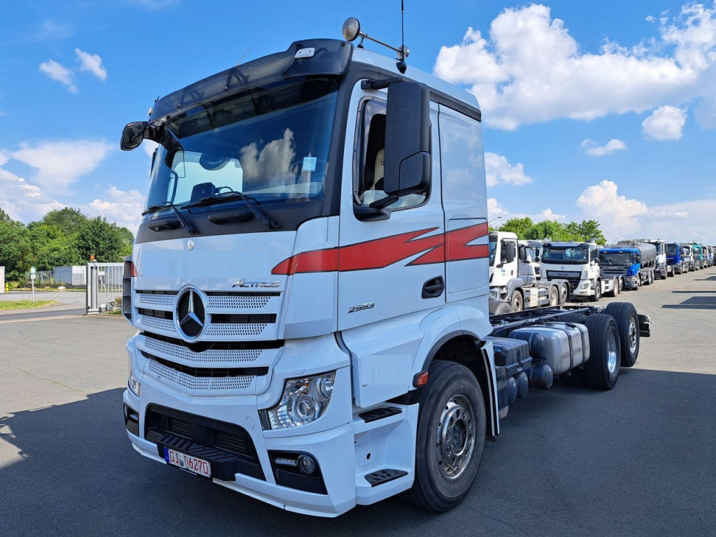 Mercedes Benz 2553 Actros 6x2 (Nr. 5804) - Camião chassi: foto 2 Mercedes Benz 2553 Actros 6x2 (Nr. 5804) - Camião chassi: foto 2