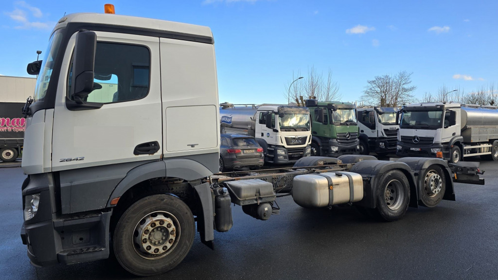 Mercedes Benz Actros 2642 Fahrgestell ohne Aufbau (Nr. 5800) - Camião chassi: foto 2 Mercedes Benz Actros 2642 Fahrgestell ohne Aufbau (Nr. 5800) - Camião chassi: foto 2
