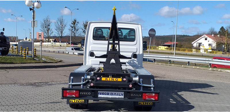 Iveco 50C18 + KING HZ-4R Hakowiec / Hooklift / Abrollkipper - Camião polibenne: foto 1 Iveco 50C18 + KING HZ-4R Hakowiec / Hooklift / Abrollkipper - Camião polibenne: foto 1