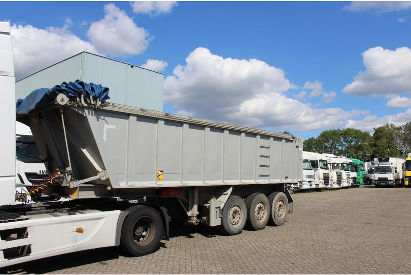 Benalu * 27 CUB * Lift Axle * - Semi-reboque basculante: foto 1 Benalu * 27 CUB * Lift Axle * - Semi-reboque basculante: foto 1