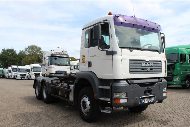 MAN TGA 26.360 * 6X4 * EURO 3 * - Camião com sistema de cabo: foto 5 MAN TGA 26.360 * 6X4 * EURO 3 * - Camião com sistema de cabo: foto 5
