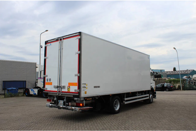 Mercedes-Benz Axor 1829 * MANAUL * EURO5 * 4X2 * CARRIER SUPRA 850 * - Camião frigorífico: foto 4 Mercedes-Benz Axor 1829 * MANAUL * EURO5 * 4X2 * CARRIER SUPRA 850 * - Camião frigorífico: foto 4