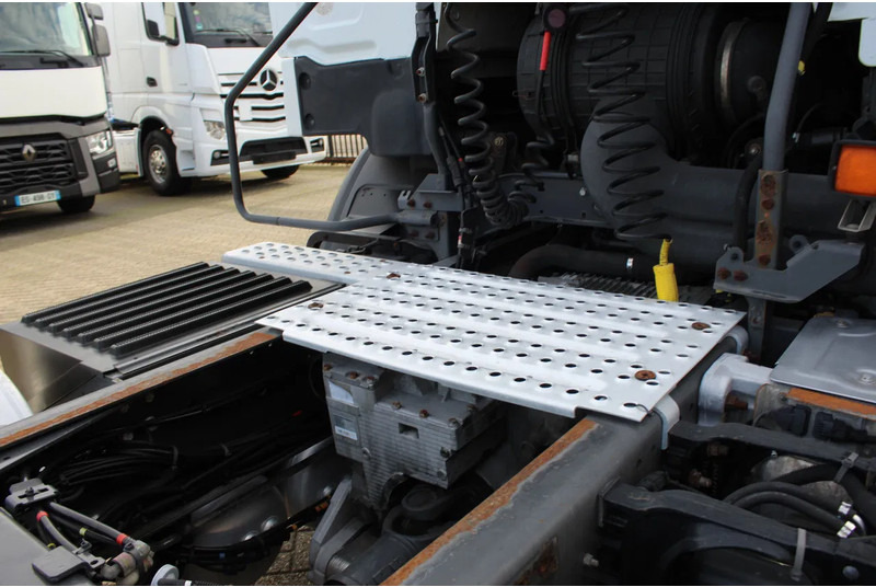 Tractor Renault Premium 460 * EURO5 * 4X2 * RETARDER * COMPRESSOR *: foto 9 Tractor Renault Premium 460 * EURO5 * 4X2 * RETARDER * COMPRESSOR *: foto 9