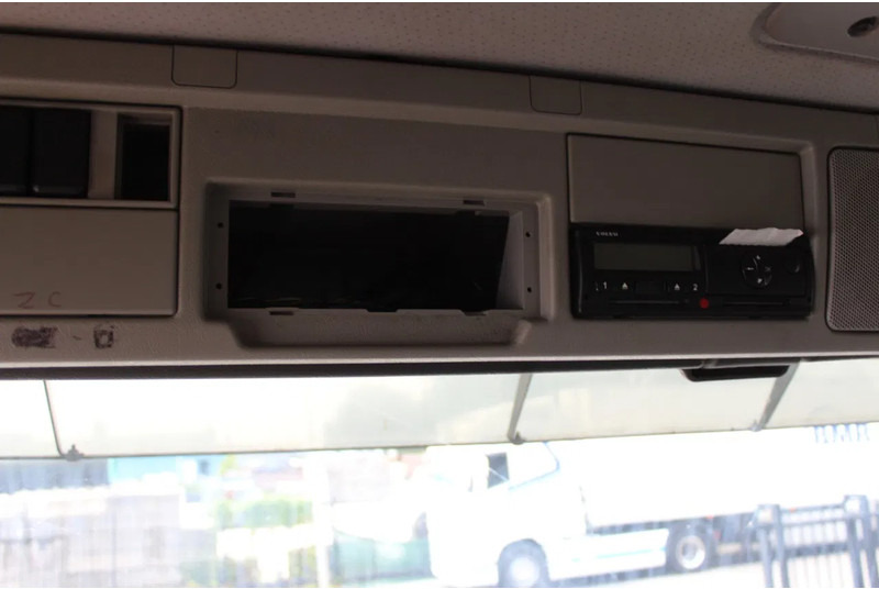 Camião frigorífico Volvo FM 330 * EURO5 * CARRIER SUPRA SILENT MT *: foto 16