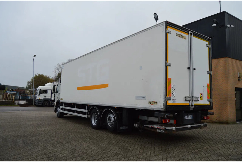 Volvo FM 370 * EURO5 * CARRIER SUPRA 950 SILENT * 6X2 * - Camião frigorífico: foto 2 Volvo FM 370 * EURO5 * CARRIER SUPRA 950 SILENT * 6X2 * - Camião frigorífico: foto 2