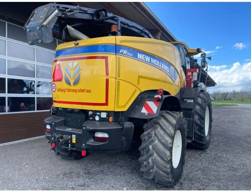 New Holland FR 700 - Picadora de forragem automotriz: foto 3 New Holland FR 700 - Picadora de forragem automotriz: foto 3