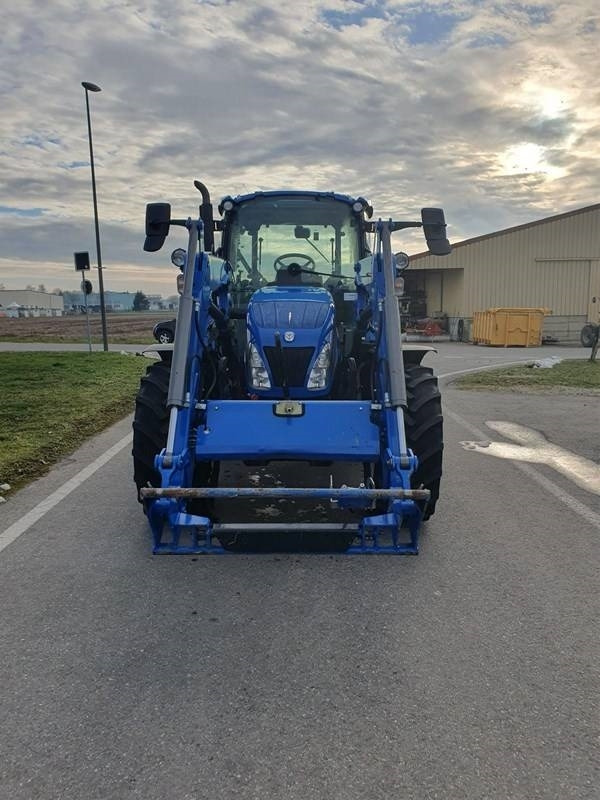 New Holland T 5.115 - Trator: foto 3 New Holland T 5.115 - Trator: foto 3
