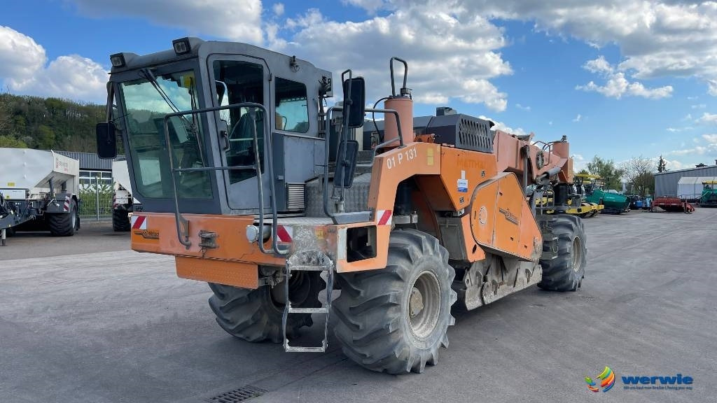 Wirtgen WR2400 - Máquina de asfalto: foto 4 Wirtgen WR2400 - Máquina de asfalto: foto 4