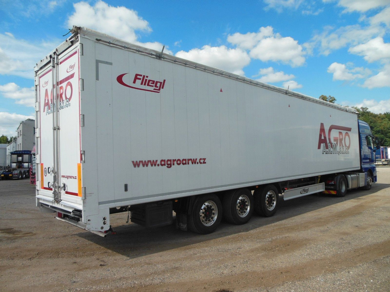 Fliegl SDS 390, 95m3, SAF, 2 STÜCK AM LAGER - Semi-reboque piso móvel: foto 4 Fliegl SDS 390, 95m3, SAF, 2 STÜCK AM LAGER - Semi-reboque piso móvel: foto 4