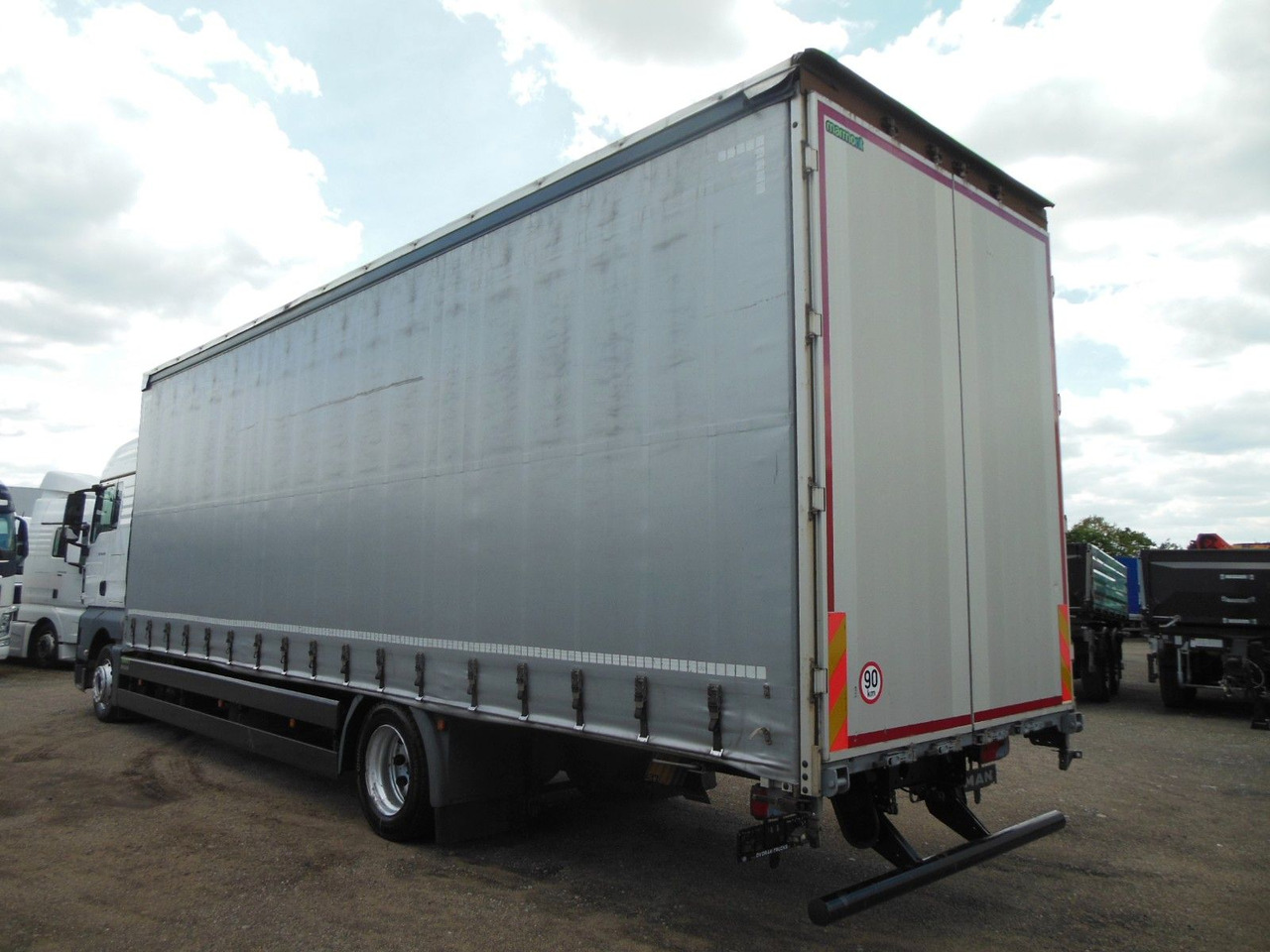 MAN TGX 18.460, XLX, VOLL LUFT, PRITSCHE 9,2M, TOP!! - Camião de lona: foto 4 MAN TGX 18.460, XLX, VOLL LUFT, PRITSCHE 9,2M, TOP!! - Camião de lona: foto 4