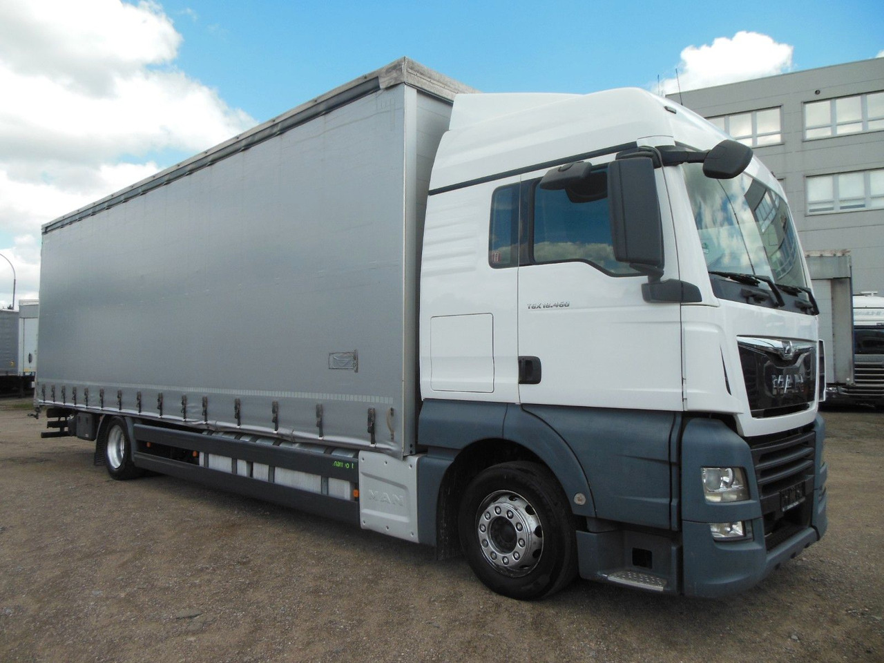 MAN TGX 18.460, XLX, VOLL LUFT, PRITSCHE 9,2M, TOP!! - Camião de lona: foto 2 MAN TGX 18.460, XLX, VOLL LUFT, PRITSCHE 9,2M, TOP!! - Camião de lona: foto 2