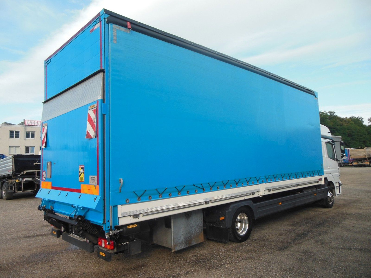Mercedes-Benz 1223 ATEGO, GARANTI 12/2027, TOP, WIE NEUE!!! - Camião de lona: foto 3 Mercedes-Benz 1223 ATEGO, GARANTI 12/2027, TOP, WIE NEUE!!! - Camião de lona: foto 3
