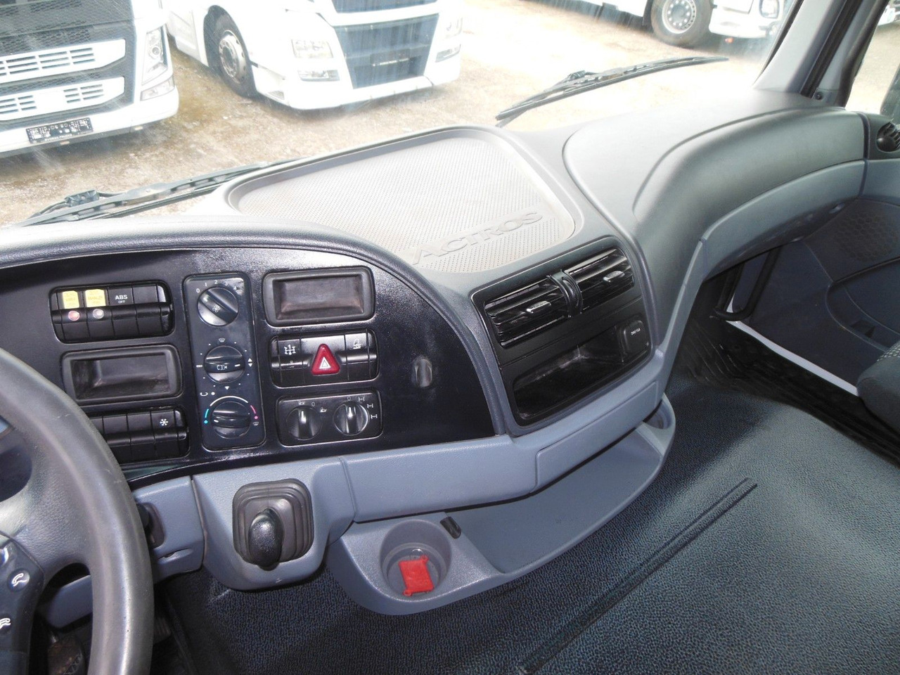 Locação financeira de Mercedes-Benz ACTROS 4144, 8X6, 3 PEDALE, MEILLER, BODRMATIC Mercedes-Benz ACTROS 4144, 8X6, 3 PEDALE, MEILLER, BODRMATIC: foto 27 Locação financeira de Mercedes-Benz ACTROS 4144, 8X6, 3 PEDALE, MEILLER, BODRMATIC Mercedes-Benz ACTROS 4144, 8X6, 3 PEDALE, MEILLER, BODRMATIC: foto 27