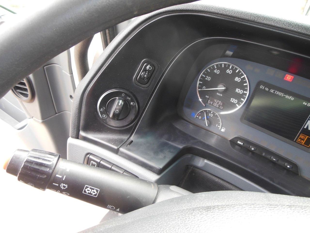 Locação financeira de Mercedes-Benz ACTROS 4144, 8X6, 3 PEDALE, MEILLER, BODRMATIC Mercedes-Benz ACTROS 4144, 8X6, 3 PEDALE, MEILLER, BODRMATIC: foto 21 Locação financeira de Mercedes-Benz ACTROS 4144, 8X6, 3 PEDALE, MEILLER, BODRMATIC Mercedes-Benz ACTROS 4144, 8X6, 3 PEDALE, MEILLER, BODRMATIC: foto 21