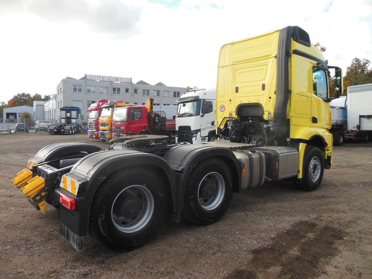 Mercedes-Benz ACTROS 3353, 6X4, 120.000 KG, TRK, 4 STÜCKS, - Tractor: foto 3 Mercedes-Benz ACTROS 3353, 6X4, 120.000 KG, TRK, 4 STÜCKS, - Tractor: foto 3