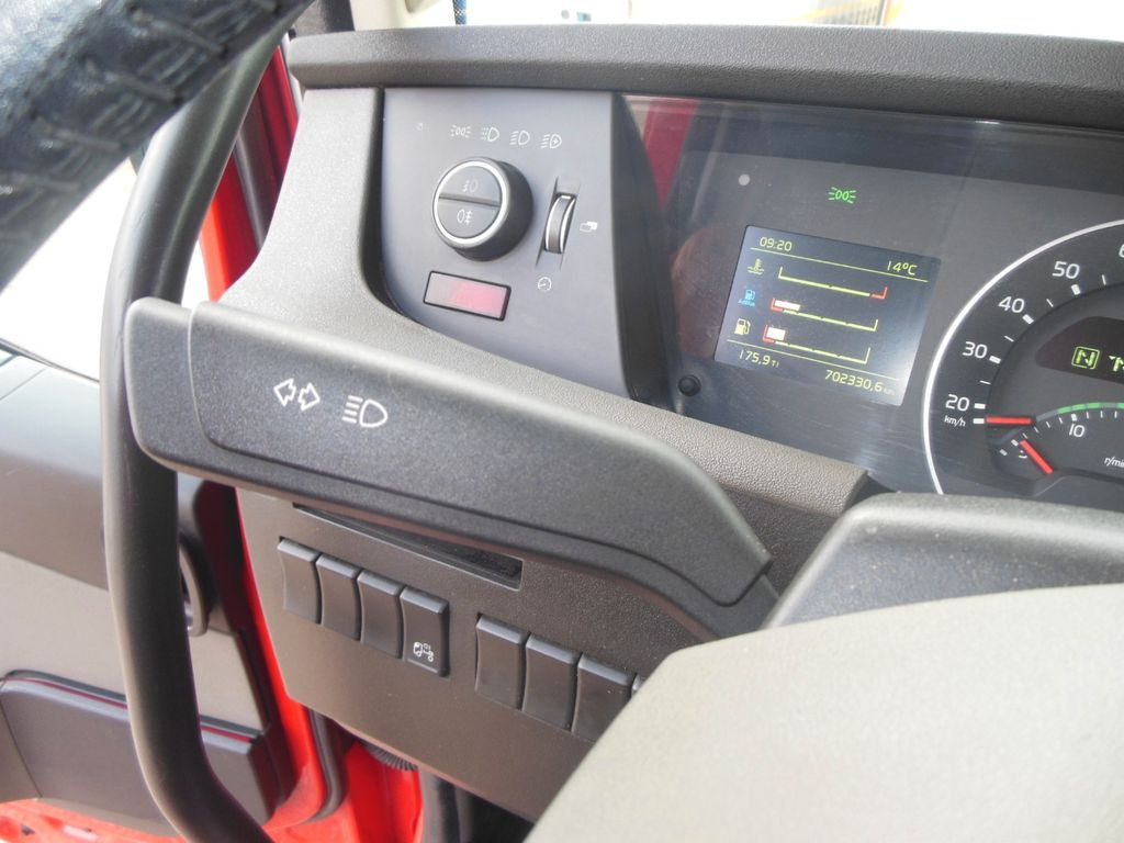 Tractor Volvo FH 13/500, LOWDECK, GLOBE XL, I PARK COOL, TOP!! Volvo FH 13/500, LOWDECK, GLOBE XL, I PARK COOL, TOP!!: foto 15 Tractor Volvo FH 13/500, LOWDECK, GLOBE XL, I PARK COOL, TOP!! Volvo FH 13/500, LOWDECK, GLOBE XL, I PARK COOL, TOP!!: foto 15