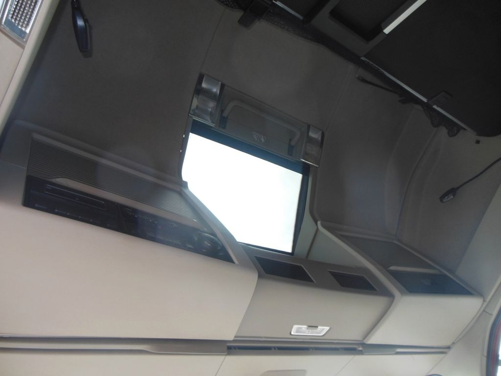 Tractor Volvo FH 13/500, LOWDECK, GLOBE XL, I PARK COOL, TOP!! Volvo FH 13/500, LOWDECK, GLOBE XL, I PARK COOL, TOP!!: foto 10 Tractor Volvo FH 13/500, LOWDECK, GLOBE XL, I PARK COOL, TOP!! Volvo FH 13/500, LOWDECK, GLOBE XL, I PARK COOL, TOP!!: foto 10