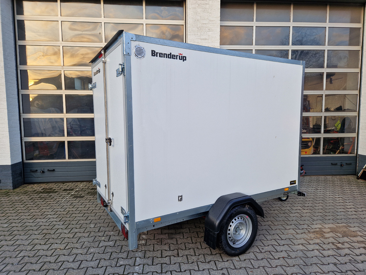 Reboque furgão Brenderup Cargo Dynamic CD260 BD 260x150x185cm Hecktüren Wabenwände (S) 1300kg: foto 9
