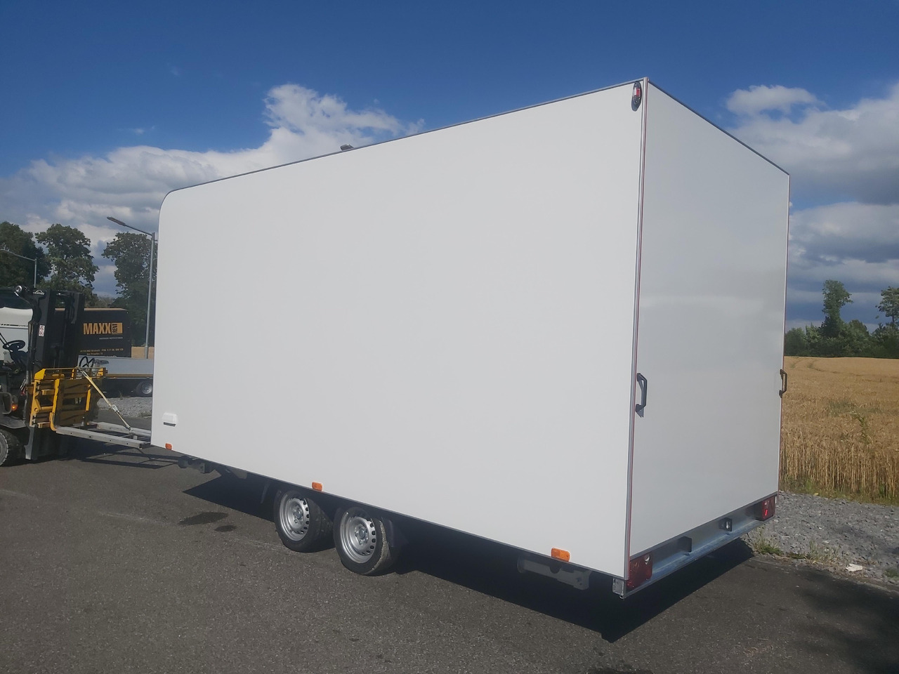 Event Trailer Koffer TWSP M 470T.01 470x220x217cm Seitenklappe IL 2700kg 100km/H - Roulote bar: foto 2 Event Trailer Koffer TWSP M 470T.01 470x220x217cm Seitenklappe IL 2700kg 100km/H - Roulote bar: foto 2