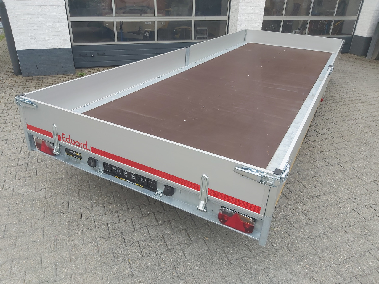 Hochlader 556x200x30cm 13" niedrig Fahrwerk 3500kg Abverkauf Aktion - Reboque plataforma/ Caixa aberta: foto 5 Hochlader 556x200x30cm 13" niedrig Fahrwerk 3500kg Abverkauf Aktion - Reboque plataforma/ Caixa aberta: foto 5