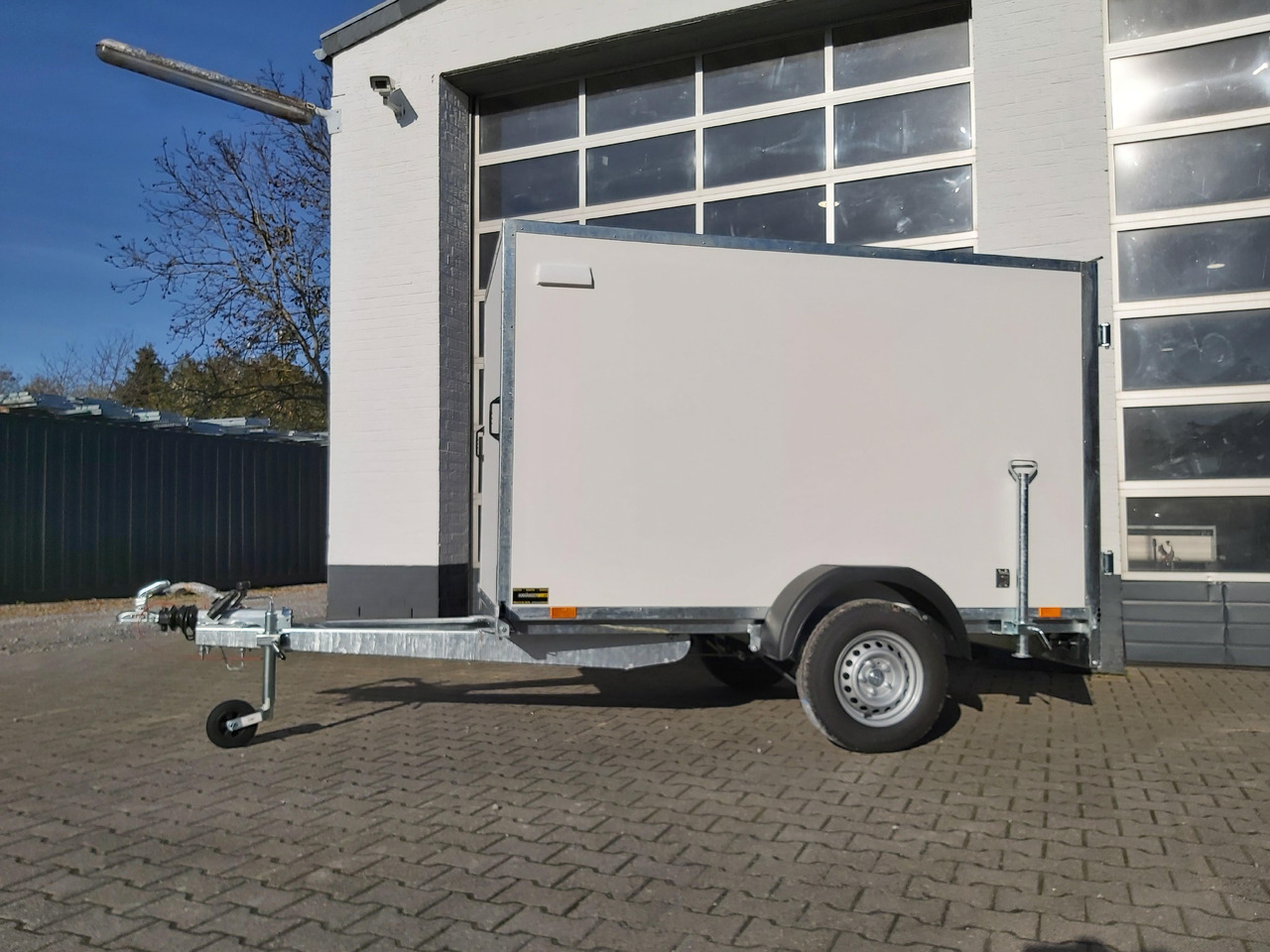 Kargo TFD 250.00 250x125x150cm Zurrsystem (S) 100 km/H 1300kg - Reboque furgão: foto 2 Kargo TFD 250.00 250x125x150cm Zurrsystem (S) 100 km/H 1300kg - Reboque furgão: foto 2