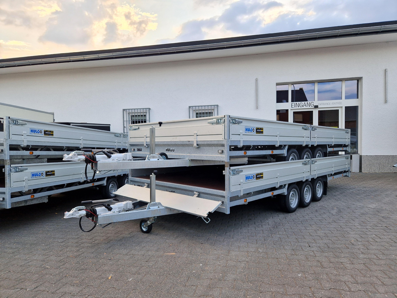 MEDAX - 3 3500 502x223x30cm Tridem 12" niedrig Fahrwerk (XXL) 3500kg - Reboque plataforma/ Caixa aberta: foto 2 MEDAX - 3 3500 502x223x30cm Tridem 12" niedrig Fahrwerk (XXL) 3500kg - Reboque plataforma/ Caixa aberta: foto 2