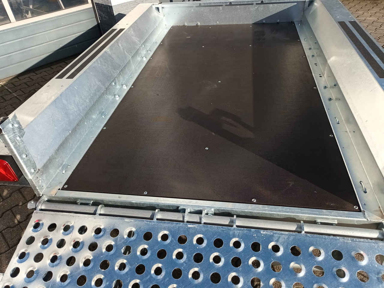 Martz Maschinentransporter BUILDER M 300x152x20cm Auffahrklappe (M) 2700kg - Reboque porta máquinas: foto 2 Martz Maschinentransporter BUILDER M 300x152x20cm Auffahrklappe (M) 2700kg - Reboque porta máquinas: foto 2