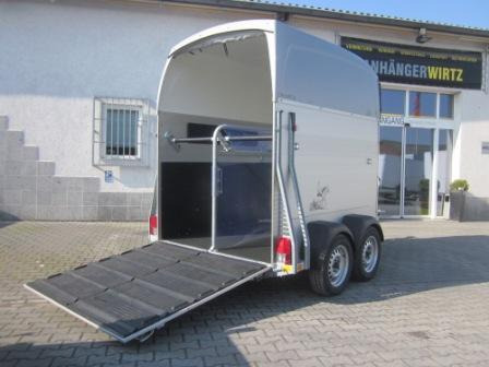 Pferdeanhänger Böckmann Champion C 155 Western mit Sattelkammer CFFplus 2400kg 100 km/H - Reboque para cavalos: foto 3 Pferdeanhänger Böckmann Champion C 155 Western mit Sattelkammer CFFplus 2400kg 100 km/H - Reboque para cavalos: foto 3