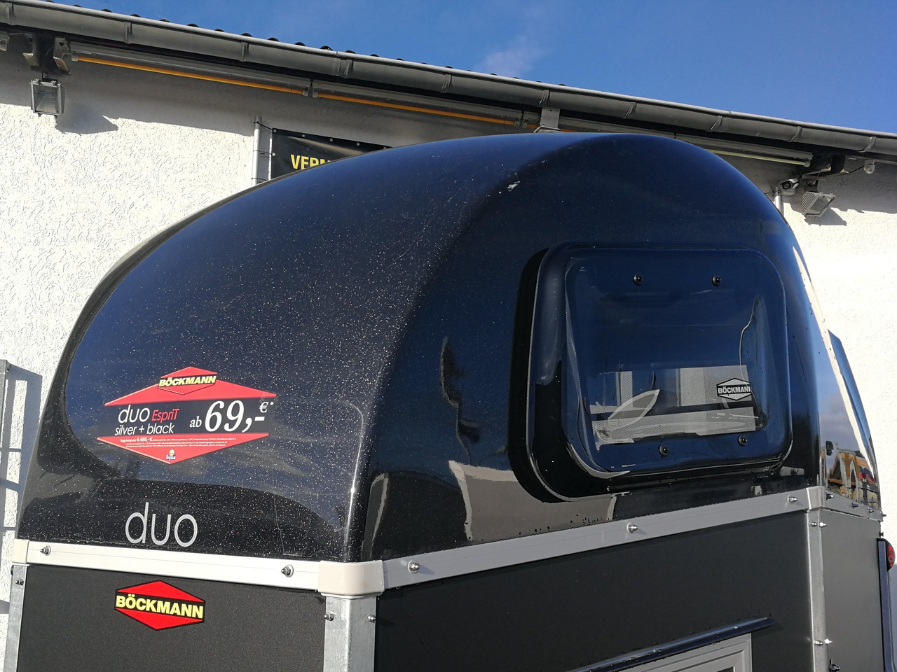 Pferdeanhänger Böckmann DUO Esprit silver black Sattelkammer Aluboden Trittschutz 2400kg 100 km/H - Reboque para cavalos: foto 4 Pferdeanhänger Böckmann DUO Esprit silver black Sattelkammer Aluboden Trittschutz 2400kg 100 km/H - Reboque para cavalos: foto 4